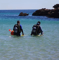 Taucher in der Bucht von Calafat