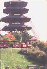 Oberhausen Neue Mitte Pagode und Kletterturm